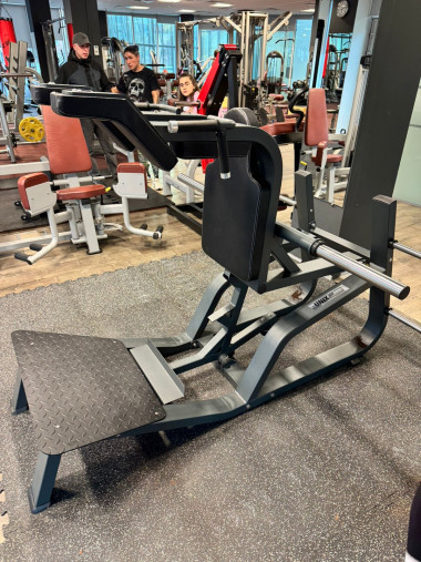 Тренажер для приседаний Гакк машина UNIX Fit PRO (UC-1665)